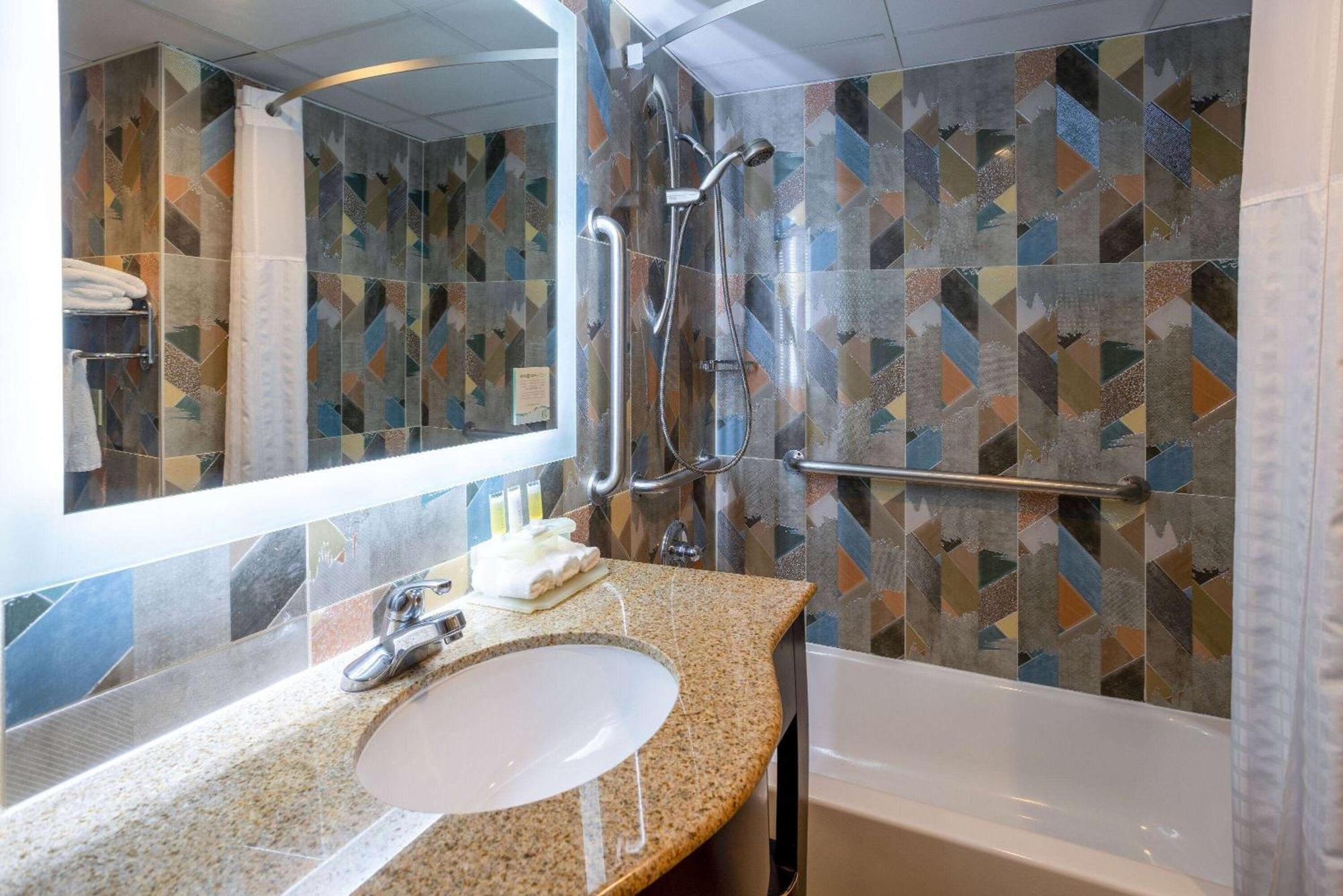 Days Hotel By Wyndham North Bergen Exterior foto