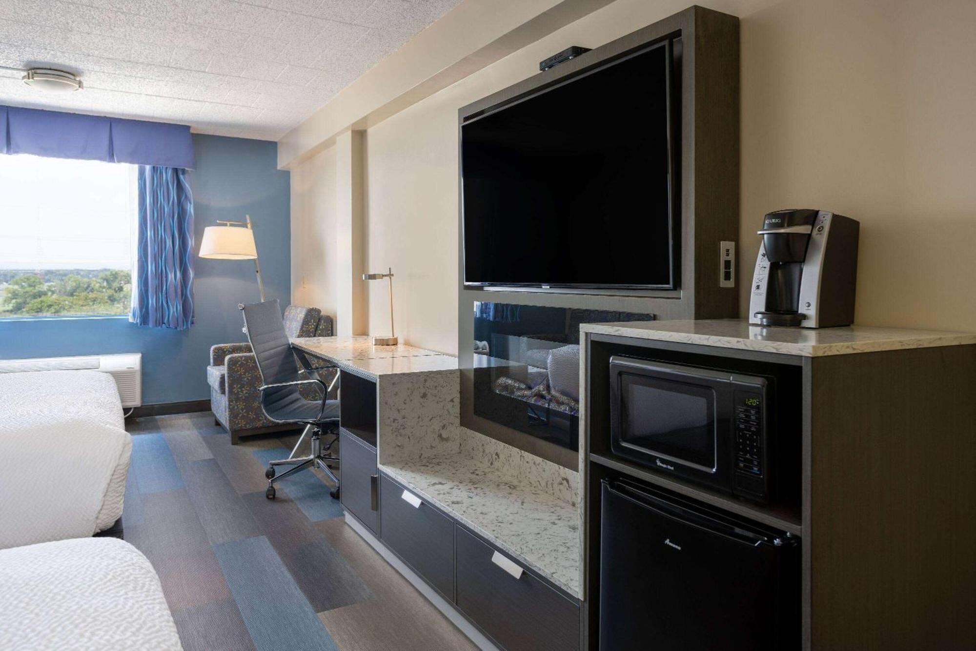 Days Hotel By Wyndham North Bergen Exterior foto