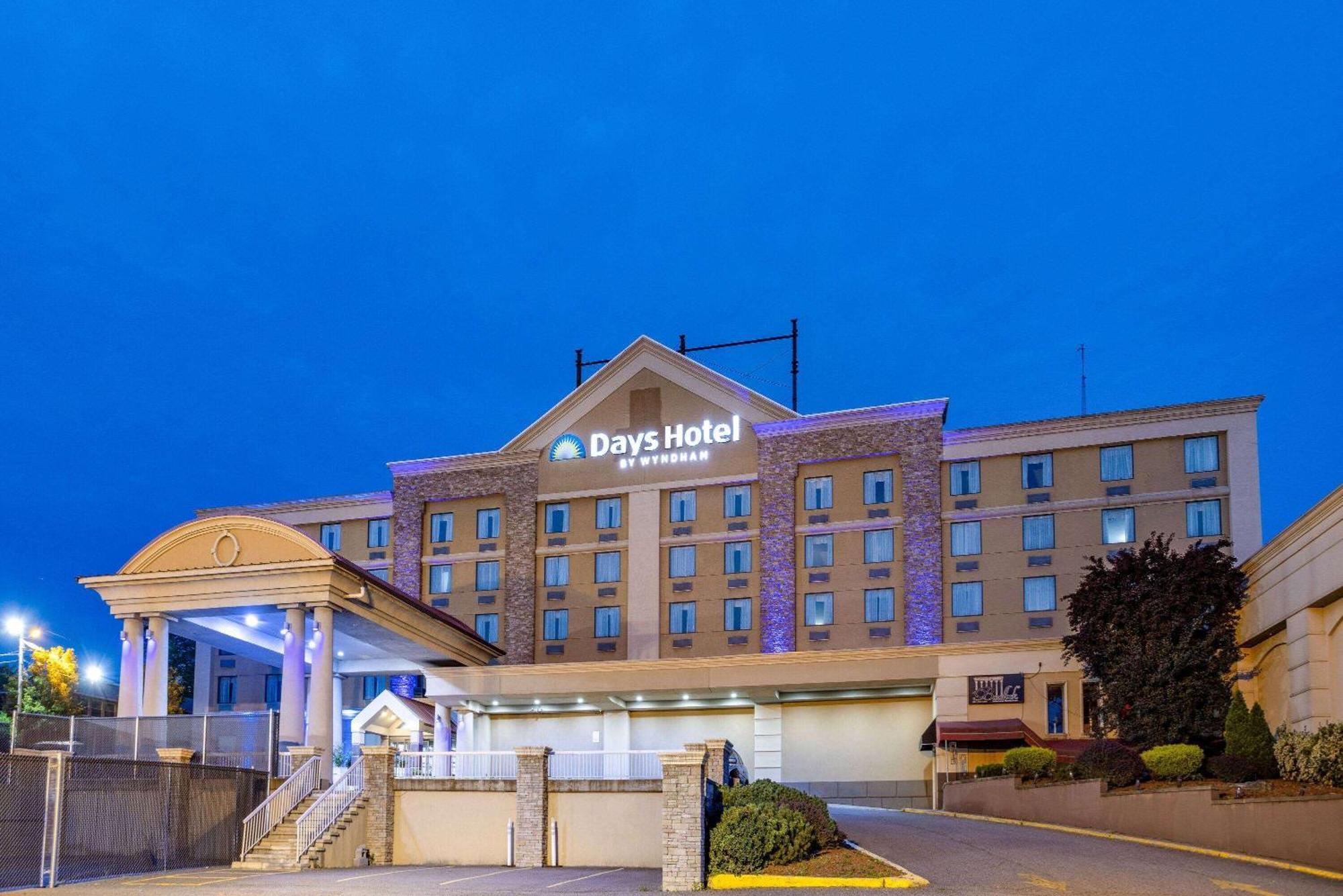 Days Hotel By Wyndham North Bergen Exterior foto